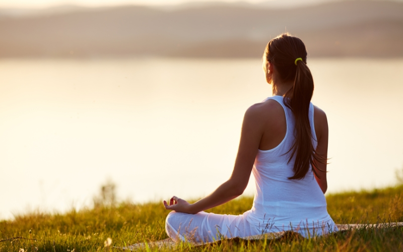 Meditation helps reduce stress and effectively boosts concentration
