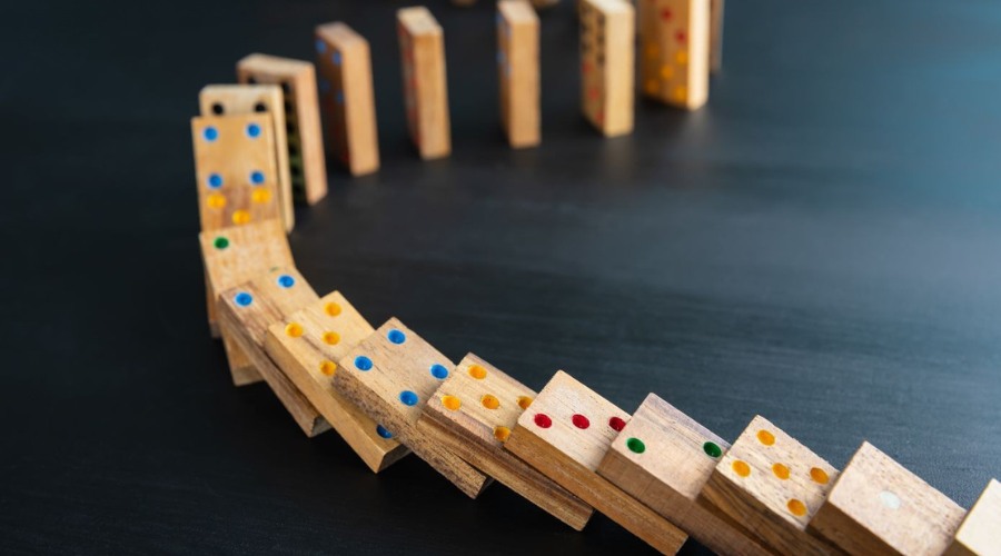 Hành trình hình thành và phát triển hiệu ứng Domino